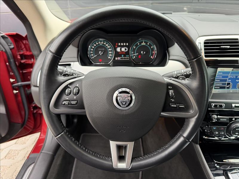 Jaguar XK 5,0 V8 283kW AT Coupe - fotka 16 z 43