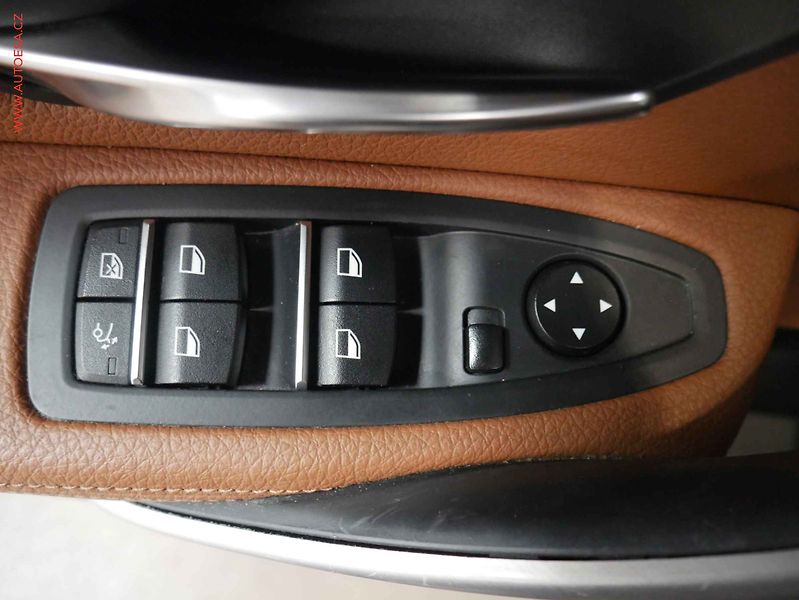 BMW Řada 3 (2016) 2.0 TDI GT, AT, LED, kůže - fotka 16 z 23