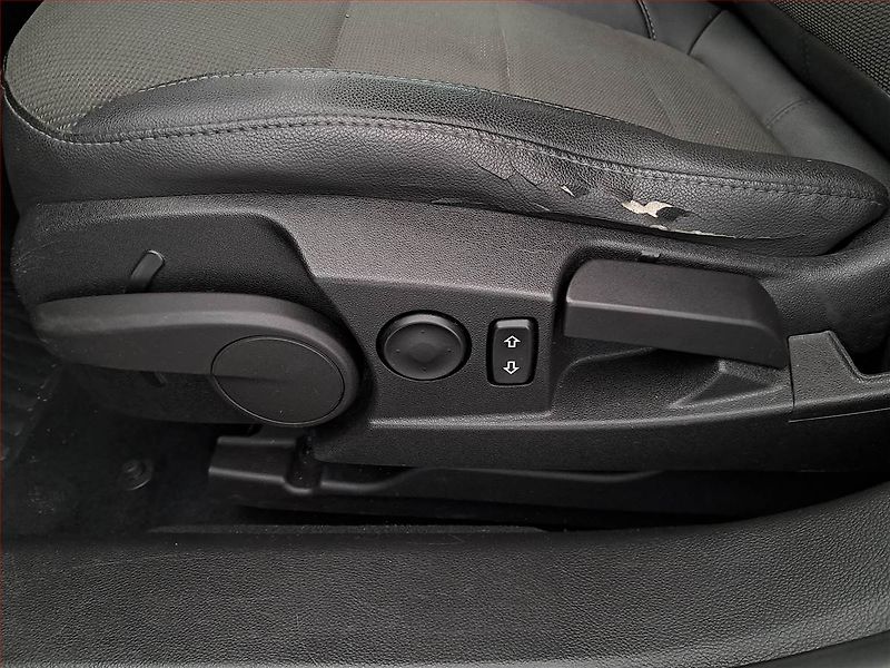 Opel Insignia (2009) 1.6 Turbo, v provozu - fotka 21 z 22