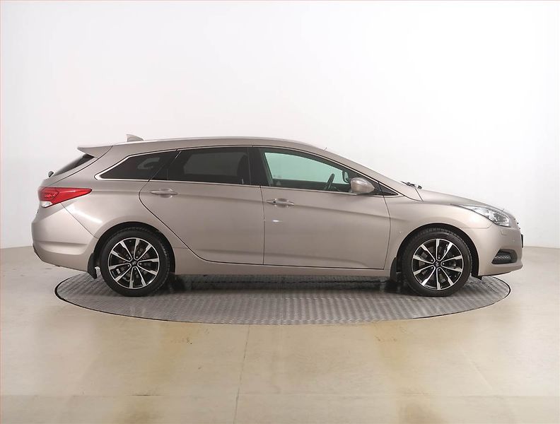 Hyundai i40 (2017) 1.7 CRDi, Serv.kniha, Navi - fotka 6 z 20