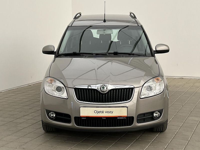 Škoda Roomster 1.6 V Comfort - fotka 4 z 25