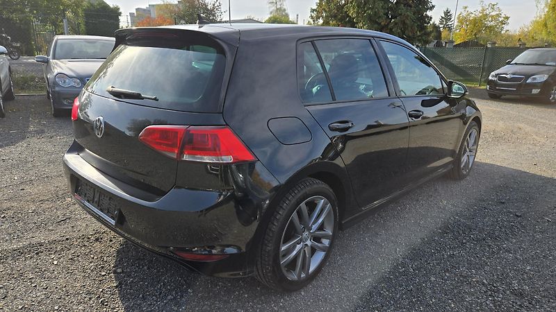 Volkswagen Golf 1.6TDI  DSG COMFORT 77KW - fotka 8 z 44