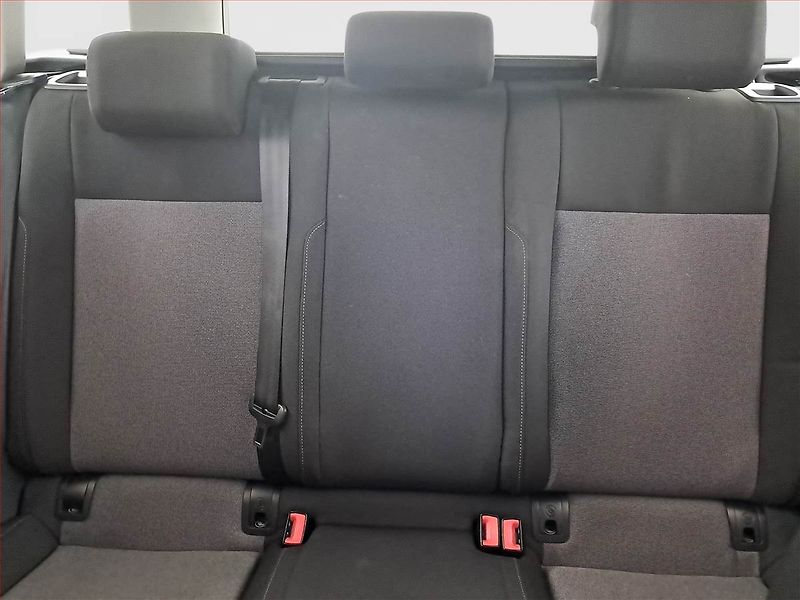 Volkswagen Golf (2014) Comfortline 1.6 TDI, Navi - fotka 10 z 14