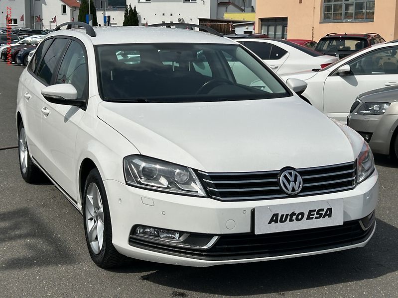 Volkswagen Passat (2014) 2.0 TDi, Trendline, bixen - fotografie inzerátu
