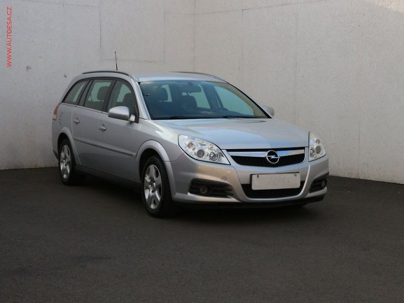 Opel Vectra (2006) 1.9 CDTI, ČR, bixen, autoAC - fotka 1 z 3