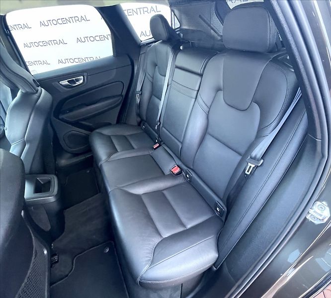 Volvo XC60 2,0 D.110kw.D3.DPH.STK 6/28 - fotka 26 z 27
