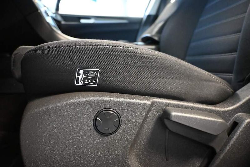 Ford Mondeo (2022) 2.0 140 KW LED ACC SONY Tažné - fotka 30 z 36