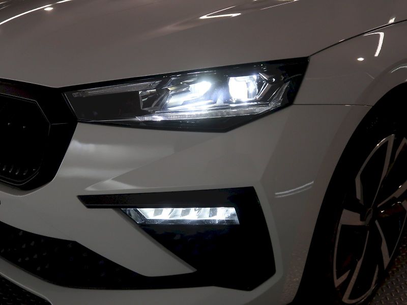 Škoda Scala (2025) MONTE CARLO 1.0TSI 85KW DSG PA - fotka 10 z 39