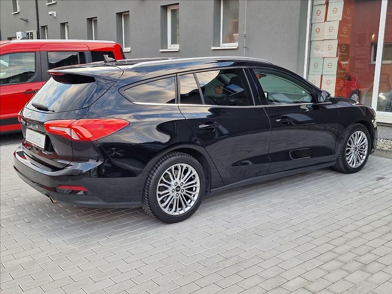 Ford Focus 1.5 EcoBlue Titanium,ČR,1.Maj - fotka 11 z 47