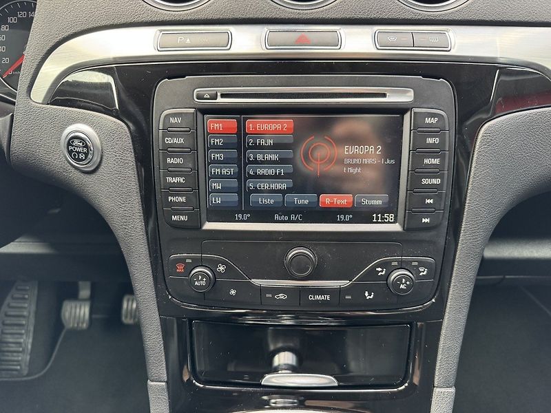 Ford S-MAX (2014) 2.0TDCi Titanium Navi Pano - fotka 10 z 46