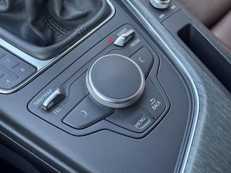 Audi A4 (2016) 2.0TDi Sport, Individual, RZV - fotka 37 z 47