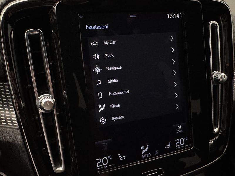 Volvo XC40 B4 AWD INSCRIPTION AUT  - fotka 42 z 51