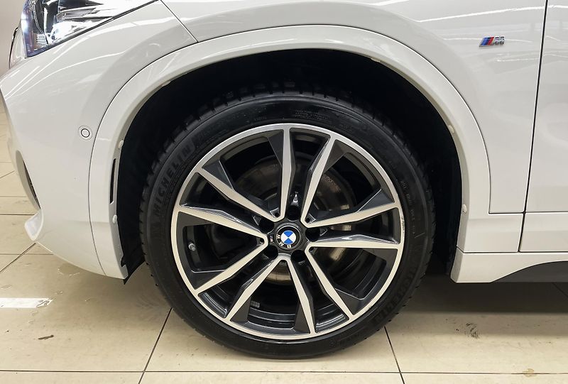 BMW X2 20d,XDRIVE,MPaket,HeadUp,1.Maj - fotka 29 z 37