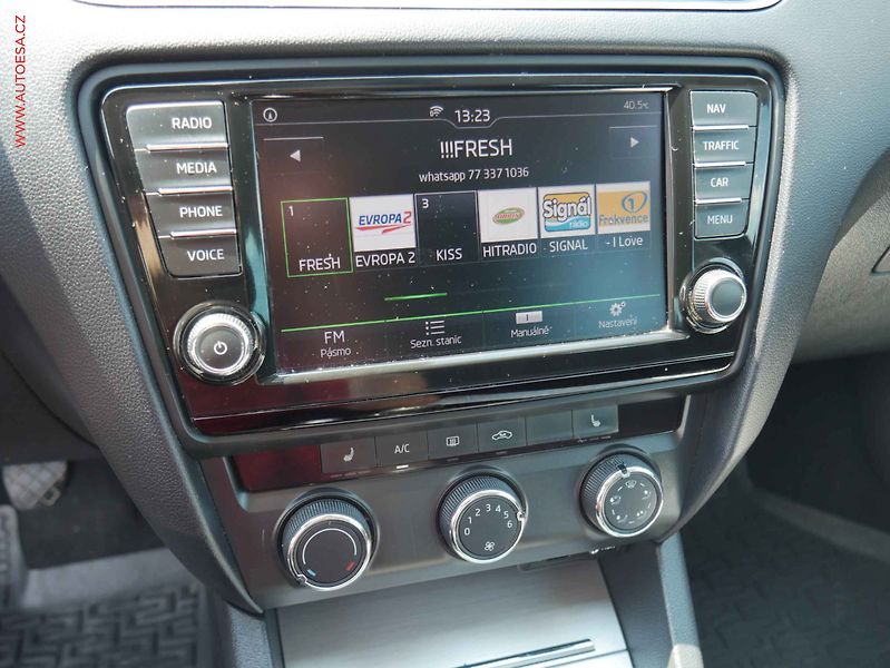 Škoda Octavia (2016) 2.0 TDI, AC, výhřev sed - fotka 11 z 15