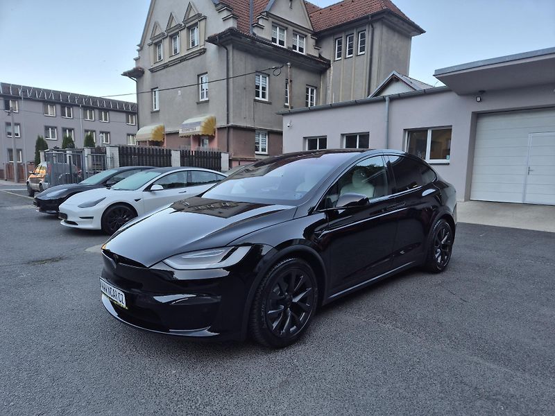 Tesla Model X 100kwH PLAID 750kw TZ - fotka 2 z 48