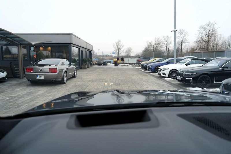 BMW X7 M50i xDrive/AT9/22/ČR/530 PS - fotka 47 z 49