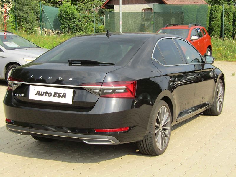 Škoda Superb (2021) 2.0 TDI, L&K, DSG, navi - fotka 4 z 17