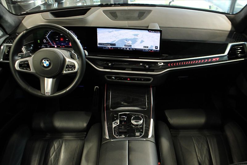 BMW X7 xDrive40d M Sport Pro ExeDrPro - fotka 17 z 44