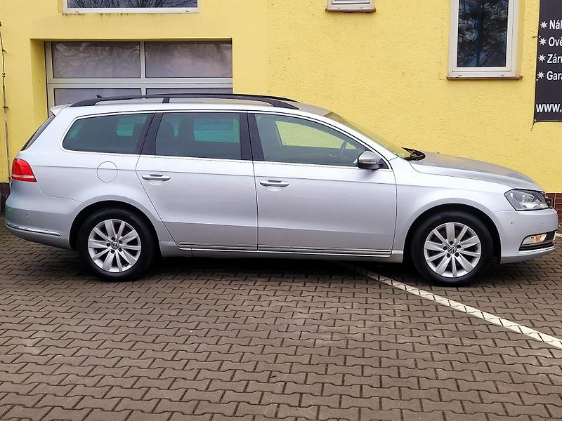Volkswagen Passat *SERV.KNÍŽKA,AUT.PARKOVÁNÍ   - fotka 7 z 47