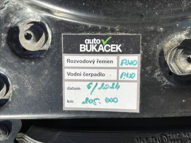 Volkswagen Caddy 2,0 TDi 103kw MAXI SOCCER 7mís - fotka 26 z 47