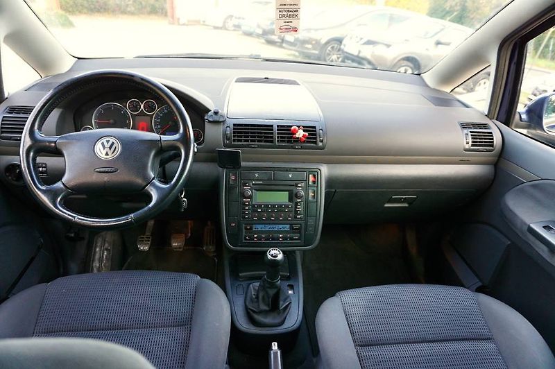 Volkswagen Sharan (2007) 2,0 TDI 103 kW - fotka 23 z 43