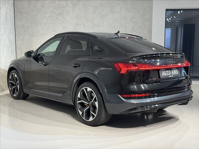 Audi e-tron S 370 Digital LED Záruka - fotka 13 z 50