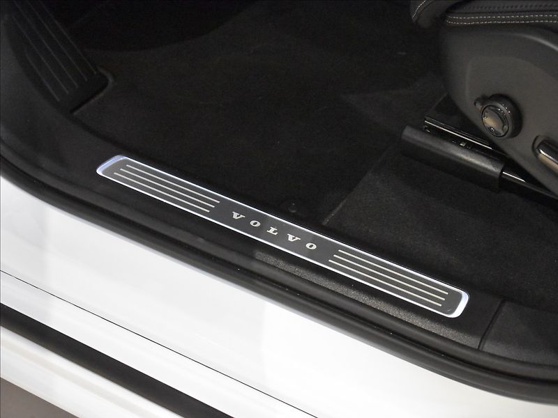 Volvo XC90 (2026) 2,0 B5  Ultra Bright - fotka 11 z 46
