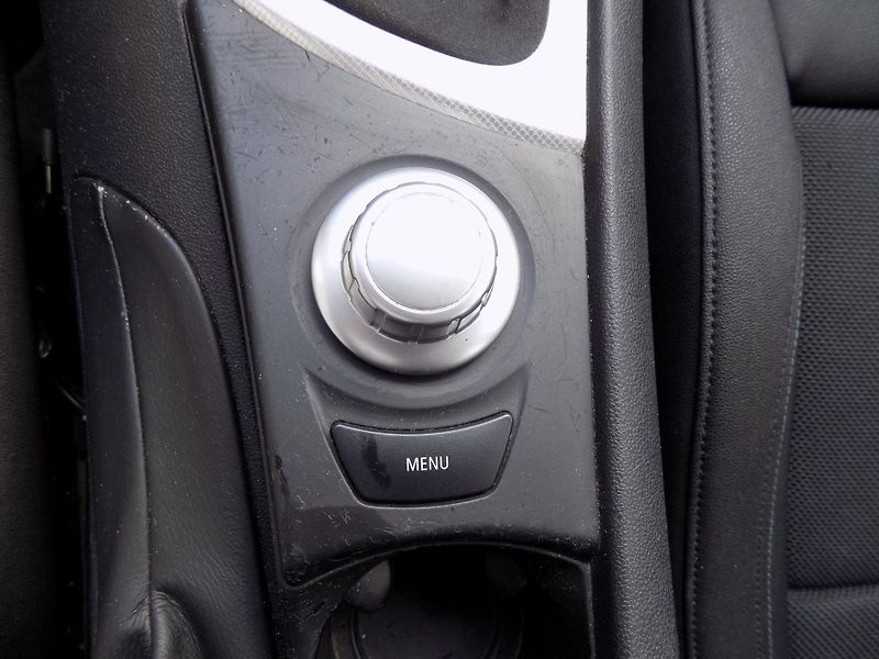 BMW Řada 1 (2006) 130i/M-Paket/NAVI/Bi-xenon/ - fotka 30 z 34