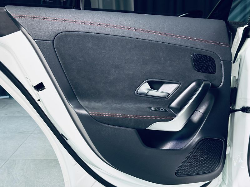 Mercedes-Benz CLA (2023) 180*AMG*KEYLESS*KAMERA*CZ - fotka 33 z 40