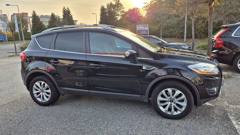 Ford Kuga (2011) 2.0 TDCi 4x4 Titanium, ČR - fotka 7 z 52