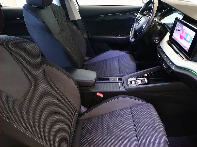 Škoda Octavia (2021) Ambition Plus 2.0 TDI, Automat - fotka 9 z 16