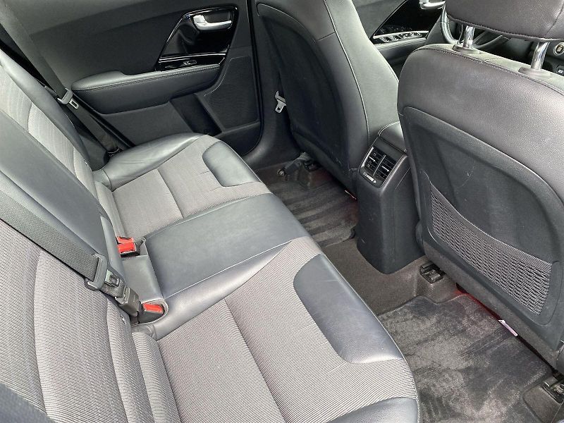 Kia Niro (2017) 1.6 GDI HEV DCT - fotka 9 z 38