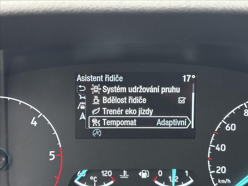 Ford Tourneo Custom 2,0 EcoBlue 136kW TitaniumX L2 - fotka 33 z 42