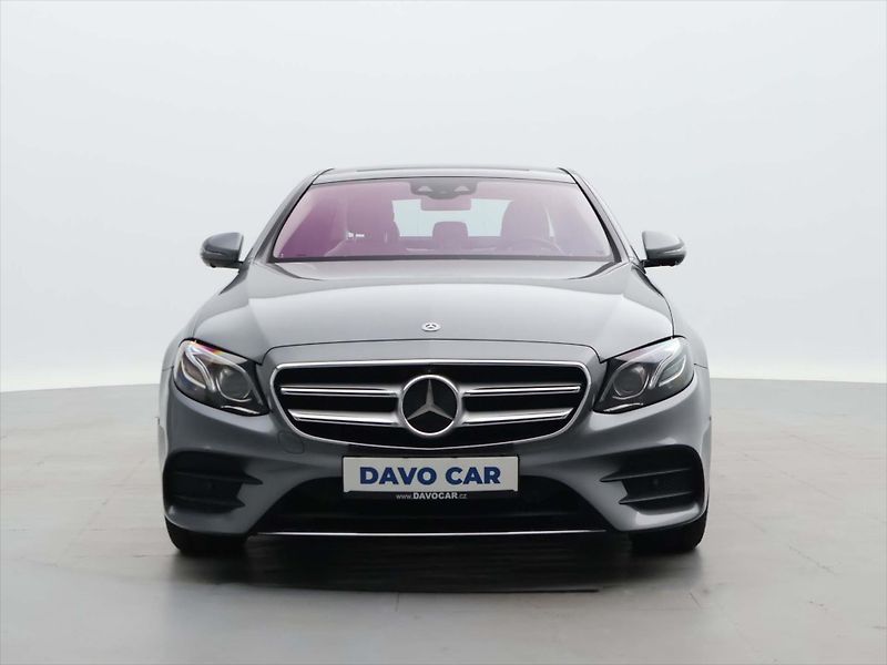 Mercedes-Benz Třídy E 3,0 450 270kW Aut. 4M DPH - fotka 2 z 32