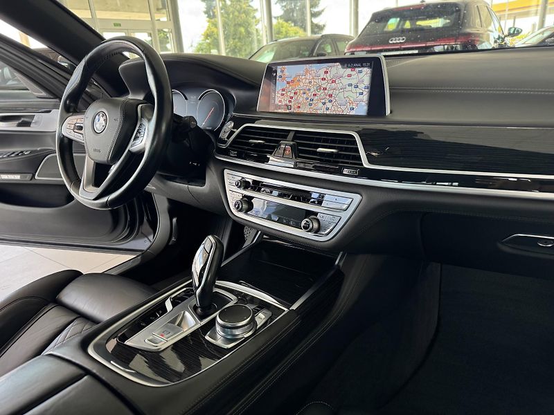 BMW Řada 7 730d xDrive*Dověry*360°Kam*DPH - fotka 14 z 51
