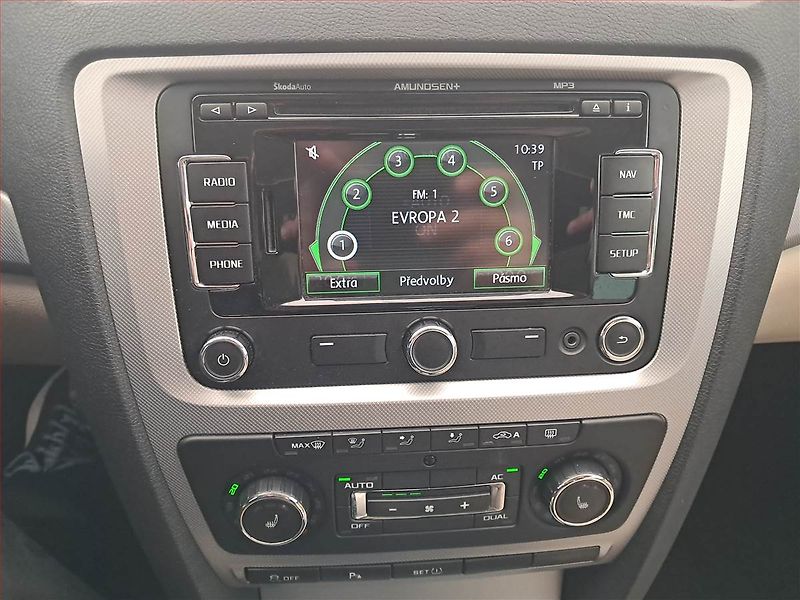 Škoda Octavia (2013) 2.0 TDI, Automat, Navi, Xenony - fotka 12 z 18