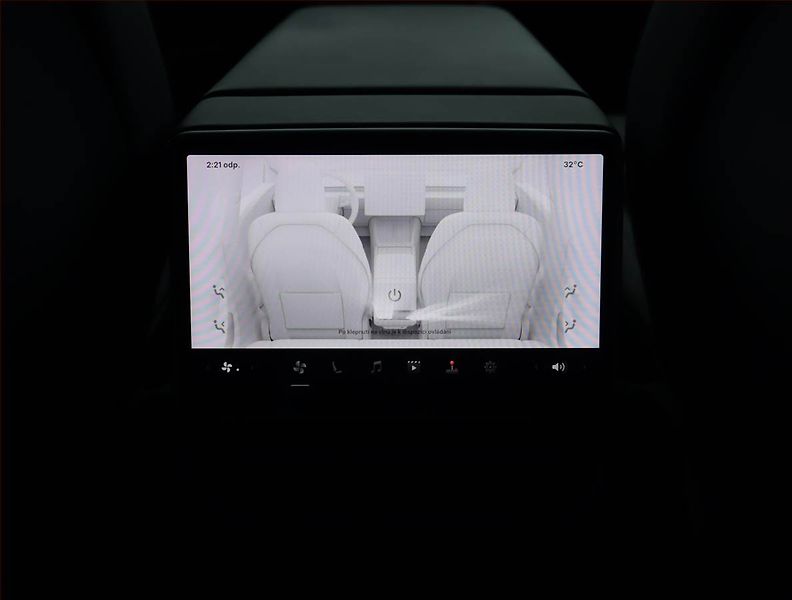 Tesla Model 3 (2023) Standard Range LFP, SoH 96% - fotka 21 z 23