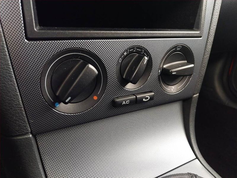 Škoda Octavia (2010) 1.9 TDI , nová STK, udržované - fotka 13 z 17