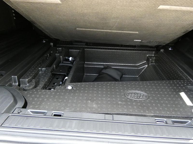 Land Rover Defender (2026) 110 X-Dynamic SE P425          - fotka 33 z 38