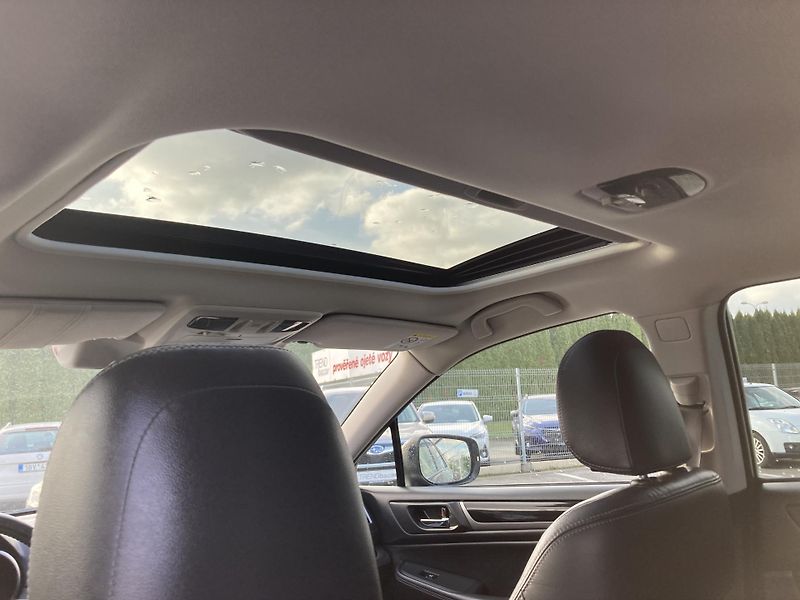 Subaru Outback (2018) 2,5i CVT Executive  * ZÁRUKA * - fotka 18 z 21