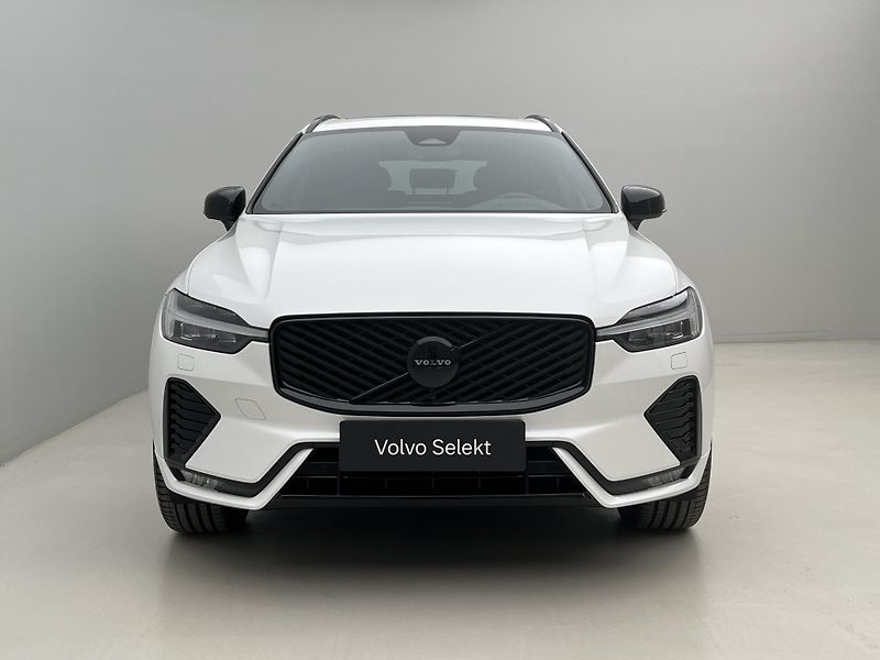 Volvo XC60 B5 AWD BLACK EDITION PLUS AUT  - fotka 14 z 46