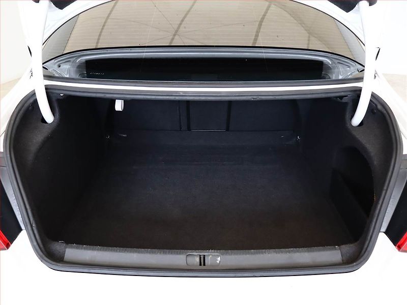 Volkswagen Passat CC (2010) 2.0 TDI, jezdí výborně - fotka 11 z 15