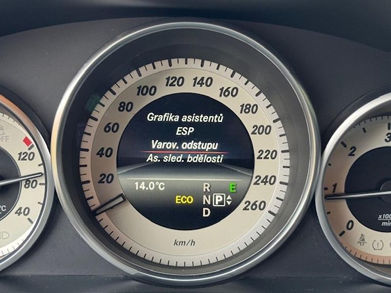 Mercedes-Benz Třídy E MB E 200 CDi kombi - fotka 17 z 35