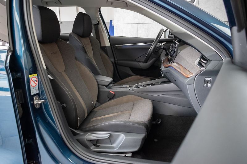 Škoda Octavia SCOUT TDI 147kW 4x4*TAŽNÉ*ČR1 - fotka 12 z 43