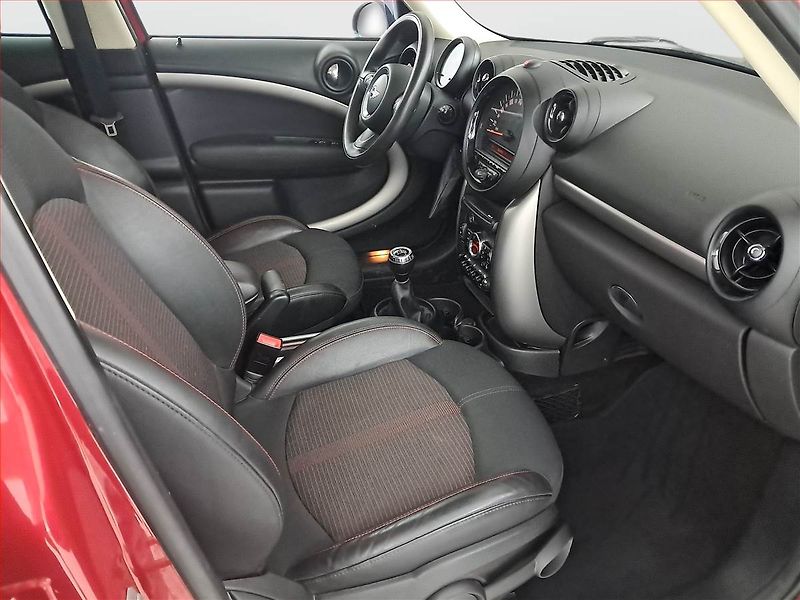 Mini Countryman (2016) Cooper D ALL4, 4X4 - fotka 9 z 17