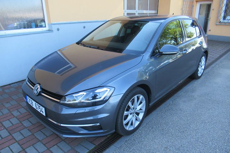 Volkswagen Golf 1.6 TDi AUT. KLIMA SADA KOL - fotka 5 z 23