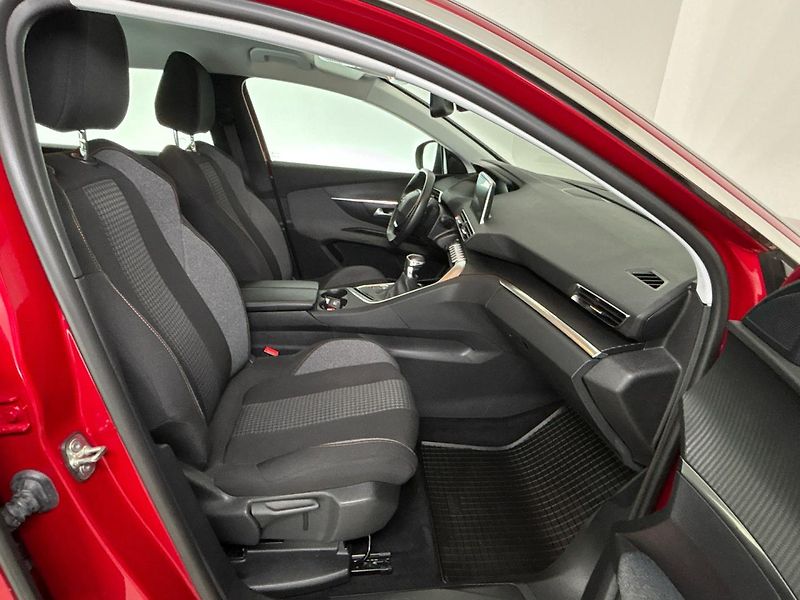 Peugeot 5008 Active Pack - fotka 9 z 28