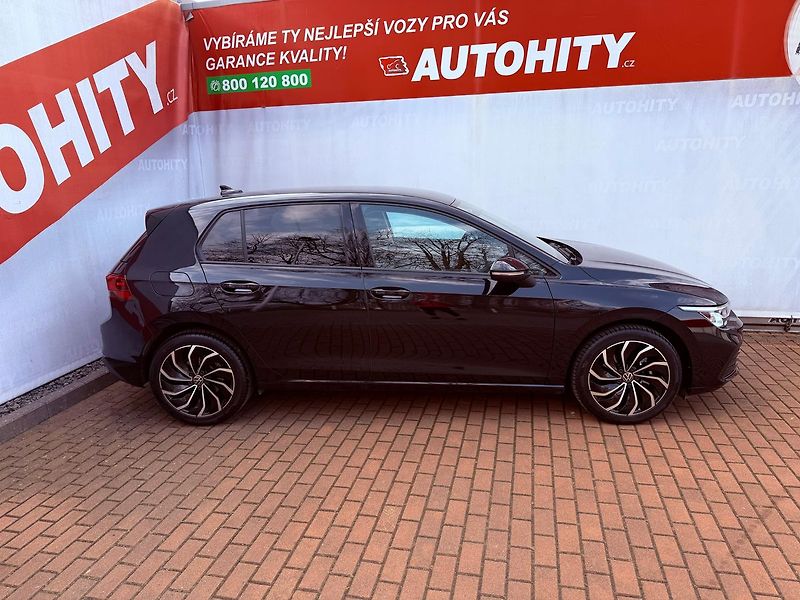 Volkswagen Golf 1.5 TSi Life, ČR, 1.Maj - fotka 6 z 33