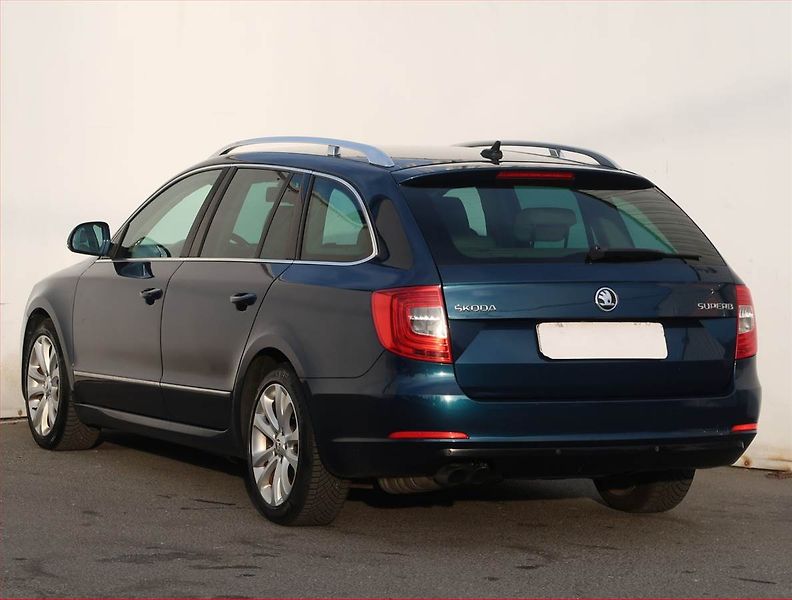 Škoda Superb (2014) Elegance 2.0 TDI, Automat - fotka 4 z 24
