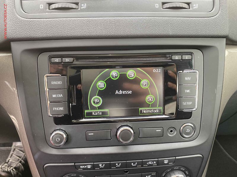 Škoda Yeti (2014) 1.6 TDi, Elegance, DSG - fotka 16 z 17